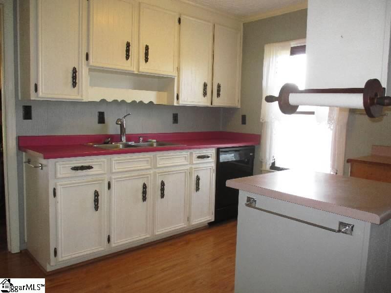 1761 Bellview Church Road Laurens, SC 29360 - Photo 6 of 19 Gallery Image 6