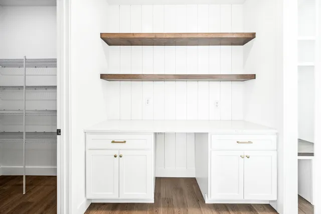 a view of utility room