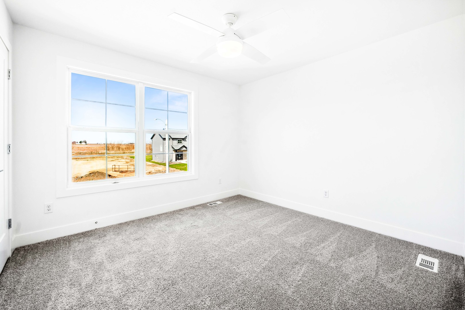 5017 Finlen Lane Bloomington, IL 61705 - Photo 36 of 60 a view of a room with a window
