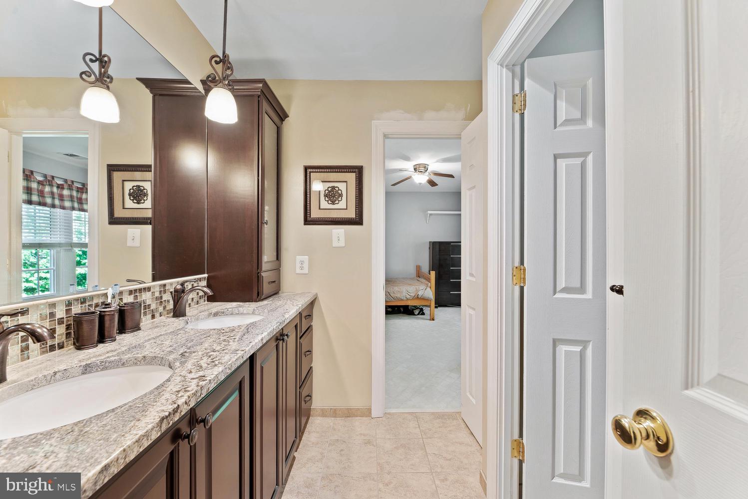 4508 Random Ridge Circle Olney, MD 20832 - Photo 23 of 41 Buddy Bath Between BRs #3 & #4