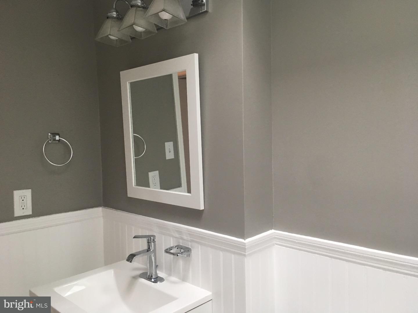 720 Grant Road Folcroft, PA 19032 - Photo 13 of 25 Bathroom