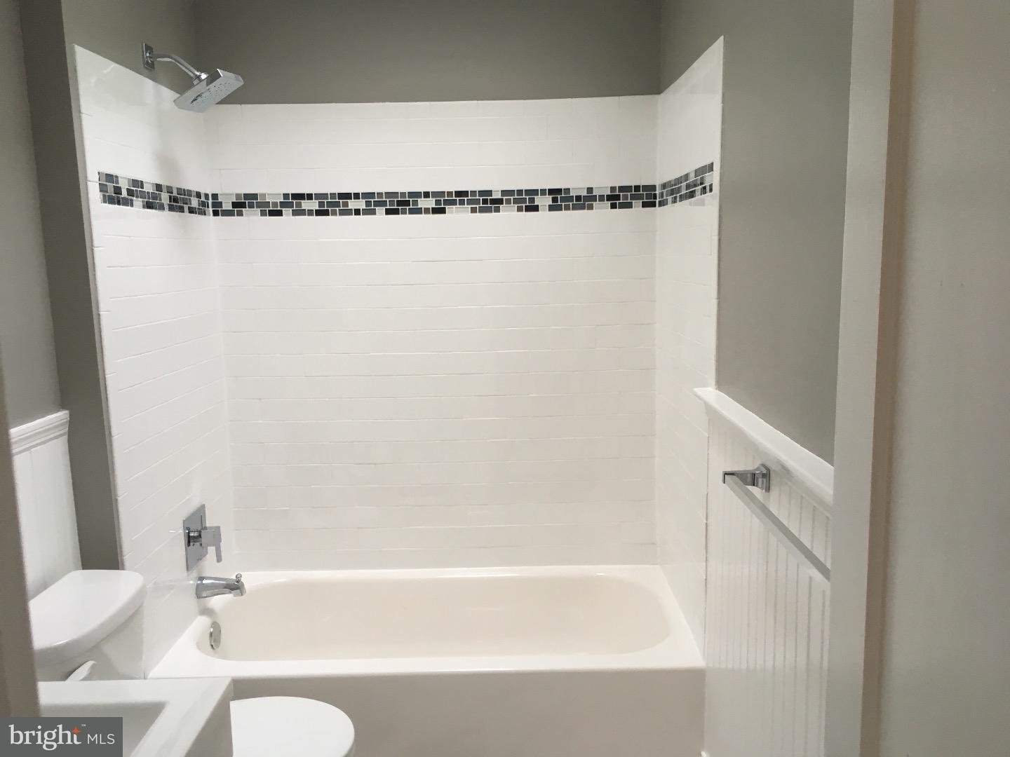 720 Grant Road Folcroft, PA 19032 - Photo 14 of 25 Bathroom
