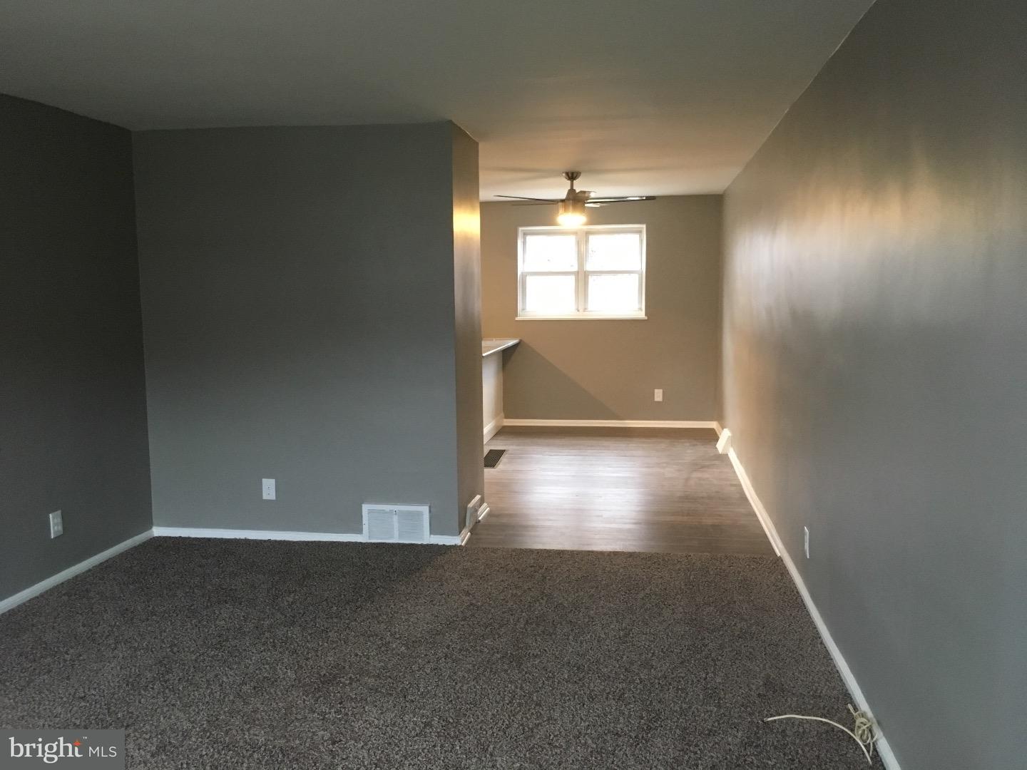 720 Grant Road Folcroft, PA 19032 - Photo 5 of 25 Living Room