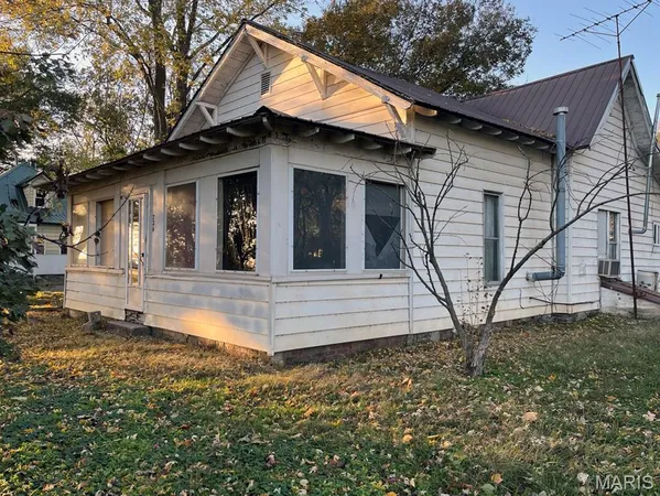 $37,500 | 324 West Main Street, Essex, MO 63846