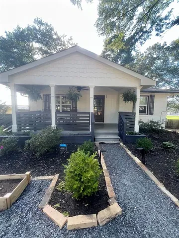 $599,999 | 932 Sharon Circle Southeast, Smyrna, GA 30080