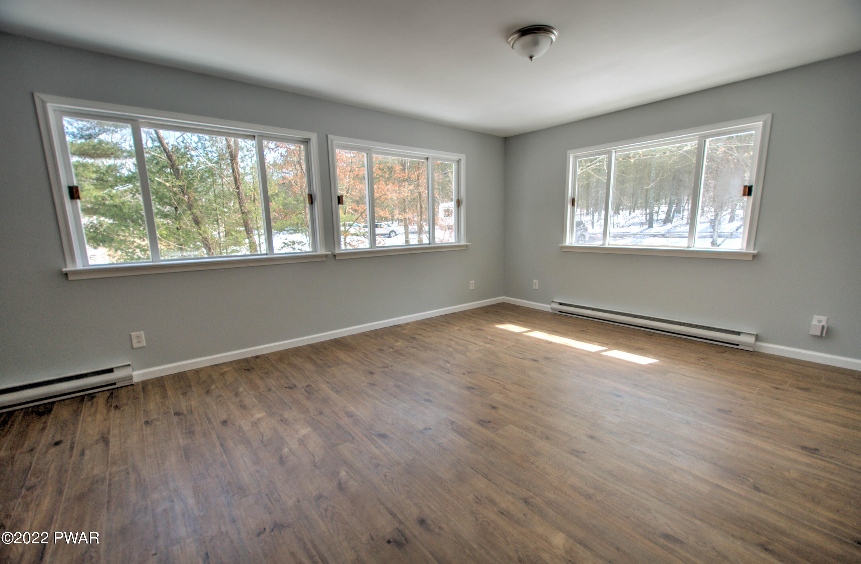 121 Pine Forest Road Greeley, PA 18425 - Photo 6 of 24 6-Living Space 1b