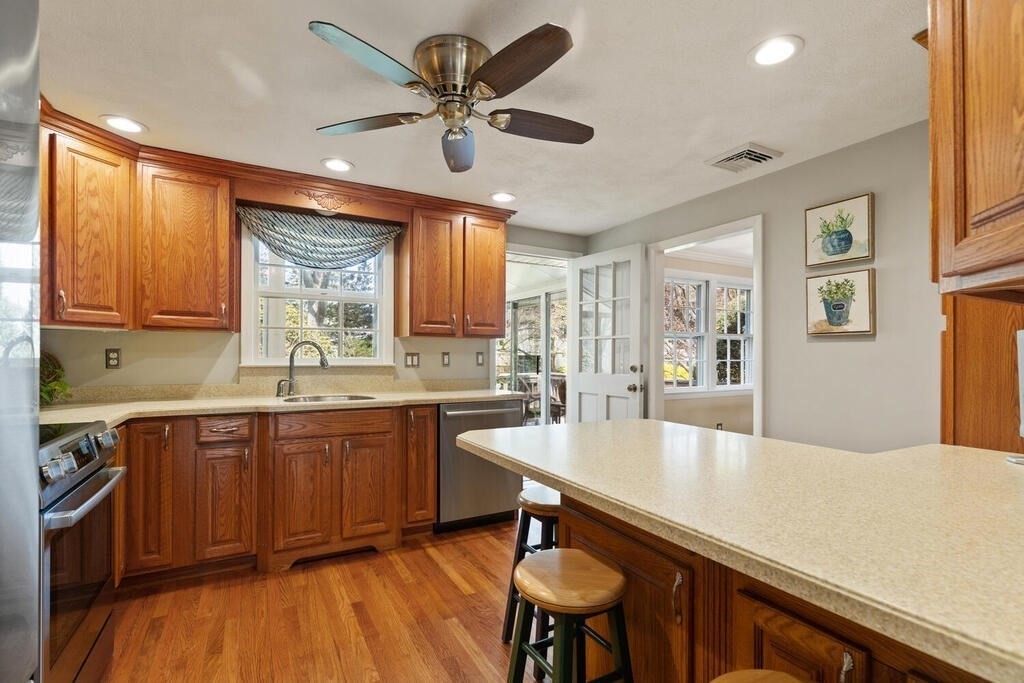 55 Red Gate Lane Reading, MA 01867 - Photo 14 of 34