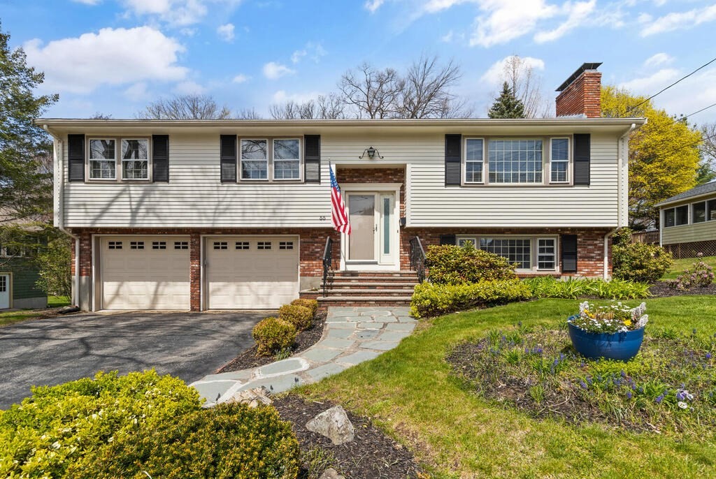 55 Red Gate Lane Reading, MA 01867 - Photo 4 of 34