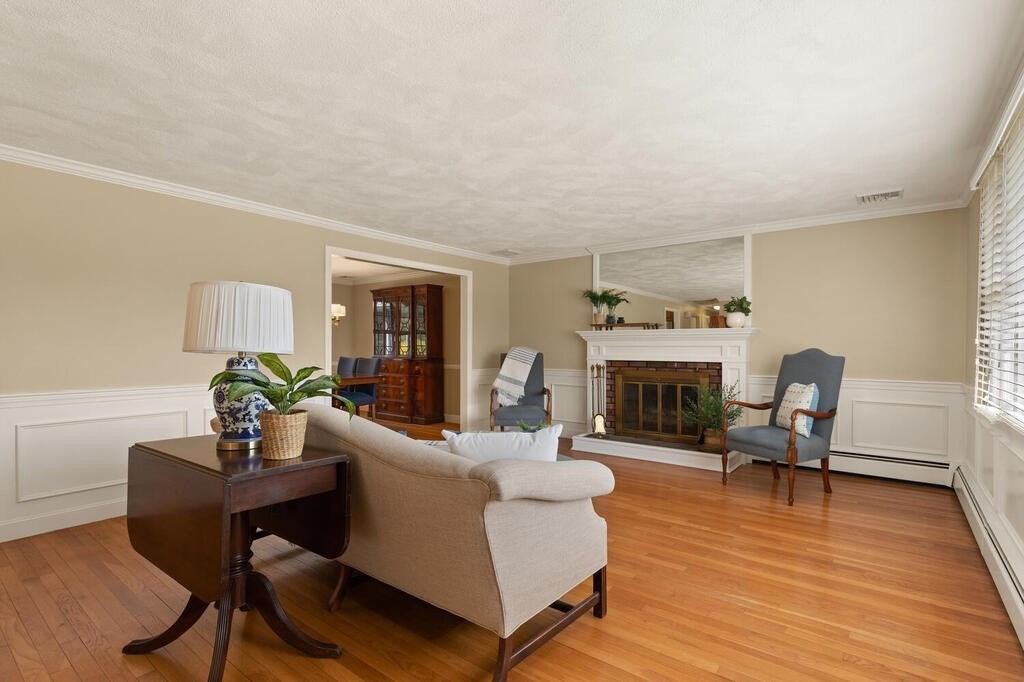 55 Red Gate Lane Reading, MA 01867 - Photo 7 of 34