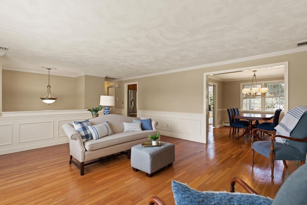 55 Red Gate Lane Reading, MA 01867 - Photo 8 of 34