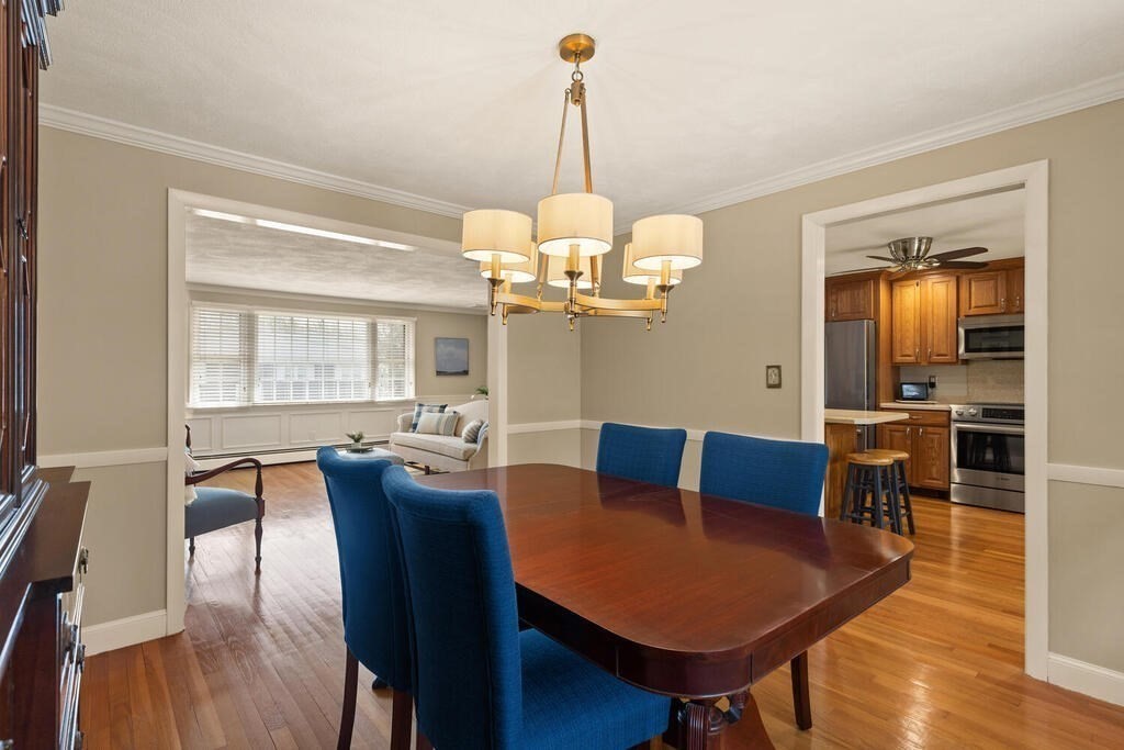 55 Red Gate Lane Reading, MA 01867 - Photo 9 of 34