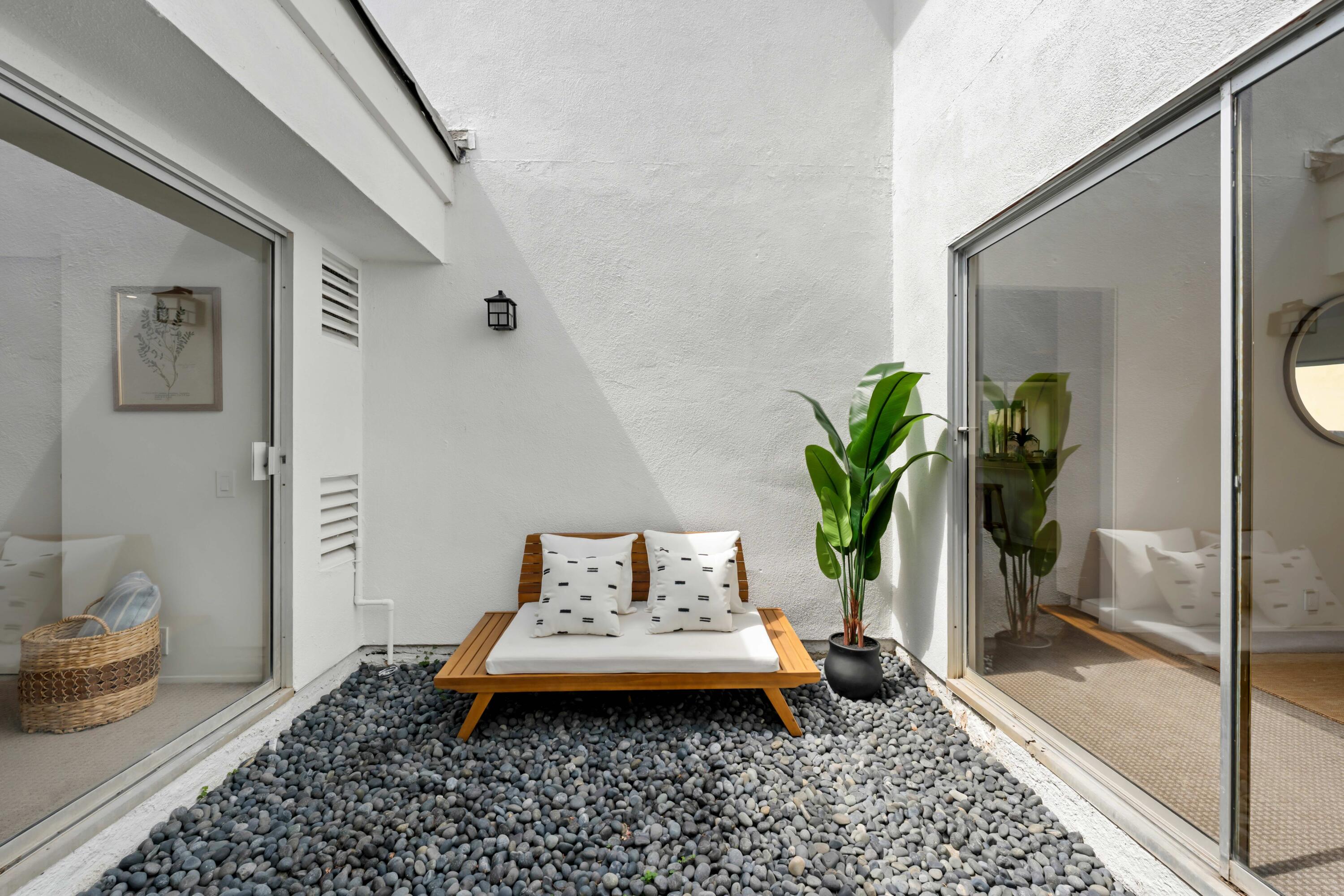 7286 Georgetown Road Goleta, CA 93117 - Photo 10 of 50 Atrium - 7286 Georgetown Rd