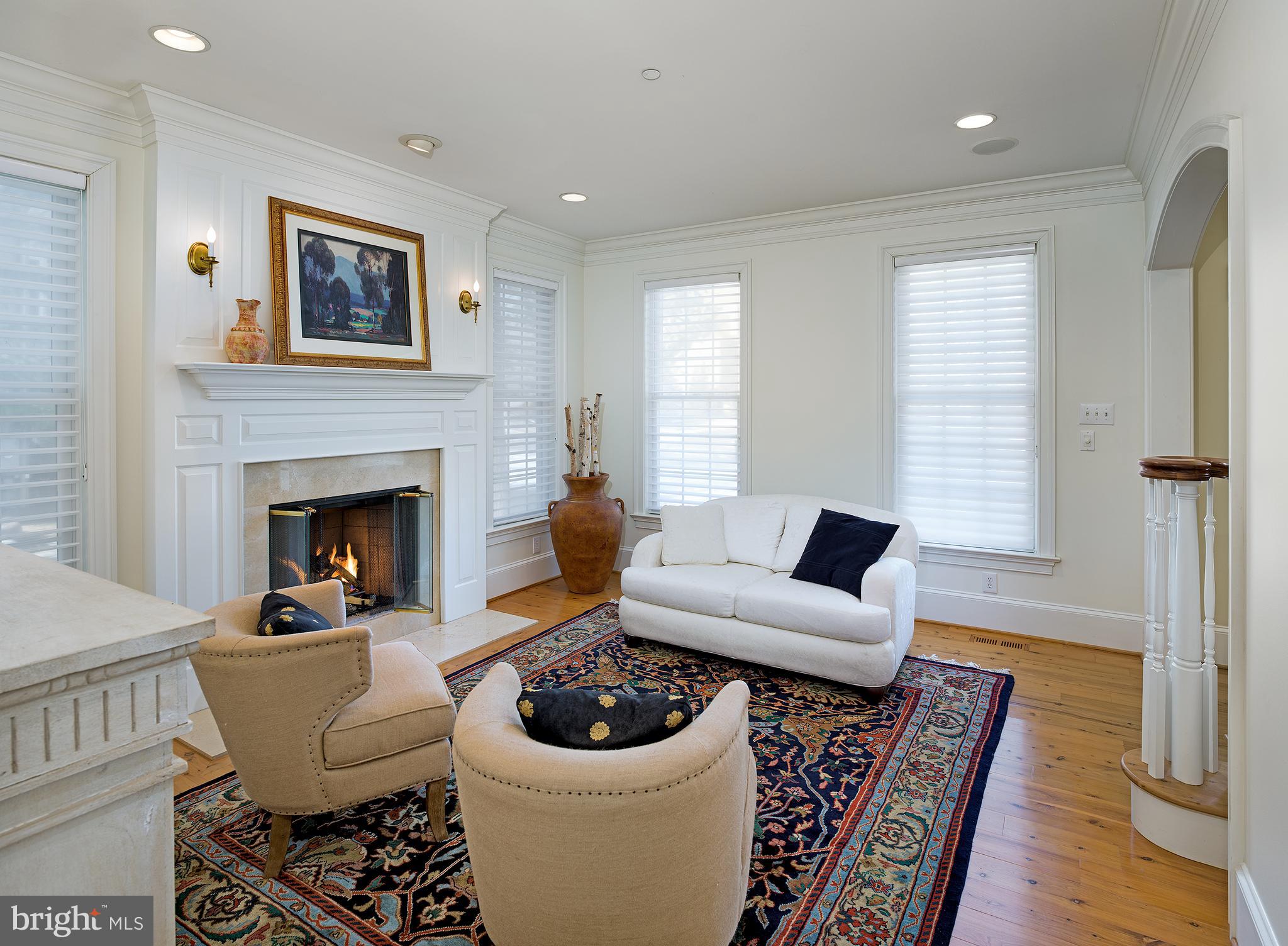 1021 Whitegate Road Wayne, PA 19087 - Photo 18 of 48 Living Room
