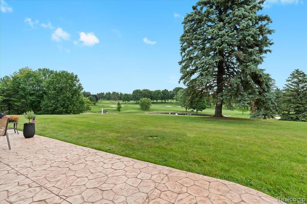 996 Golfview Court Rochester Hills, MI 48307 - Photo 45 of 46