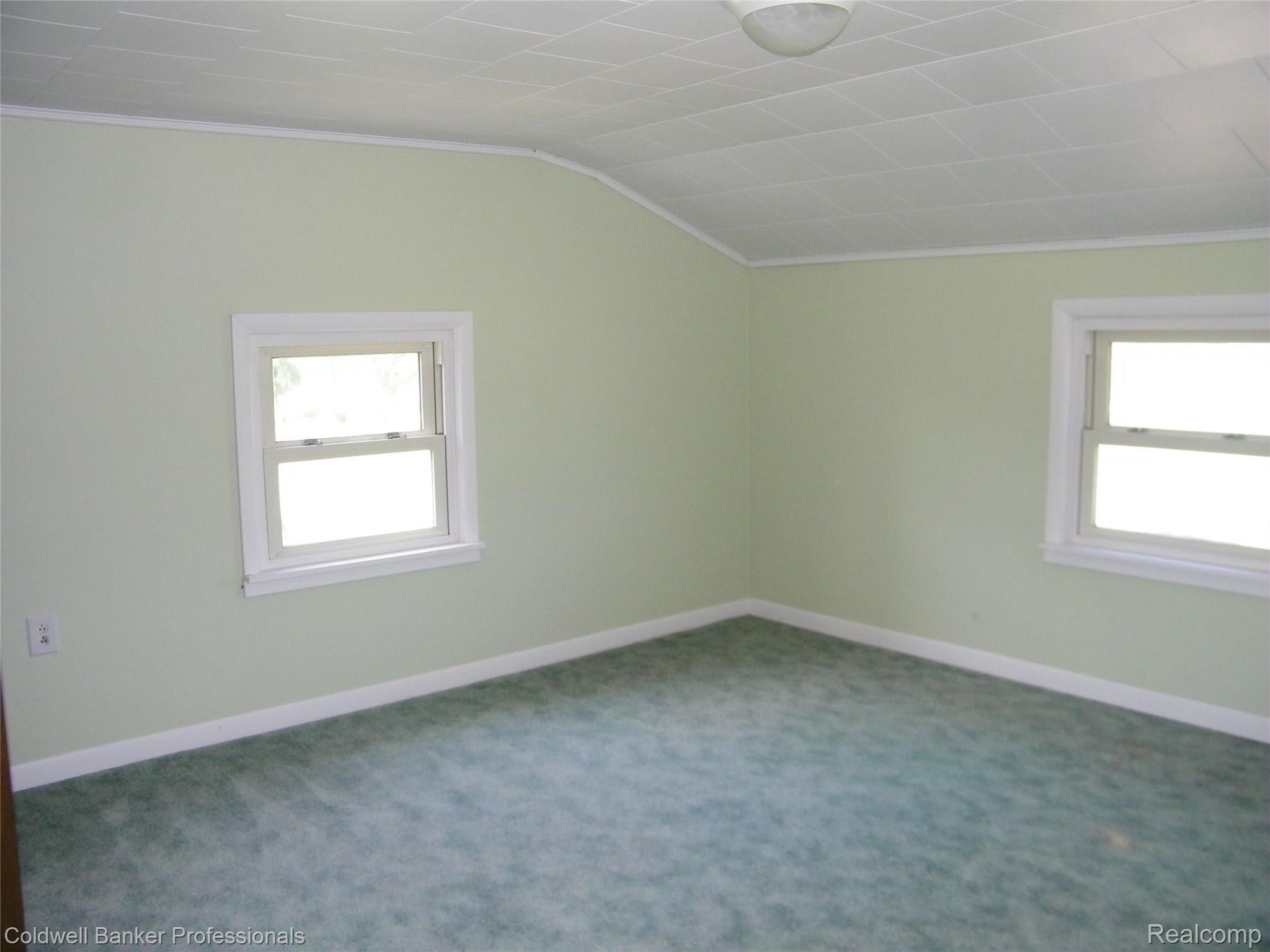 5740 East Burnside Road North Branch, MI 48461 - Photo 32 of 33 102_0341.JPG