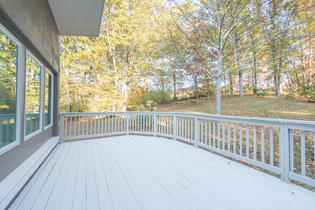 44 Applecrest Road Weston, MA 02493 - Photo 7 of 30 Gallery Image 7