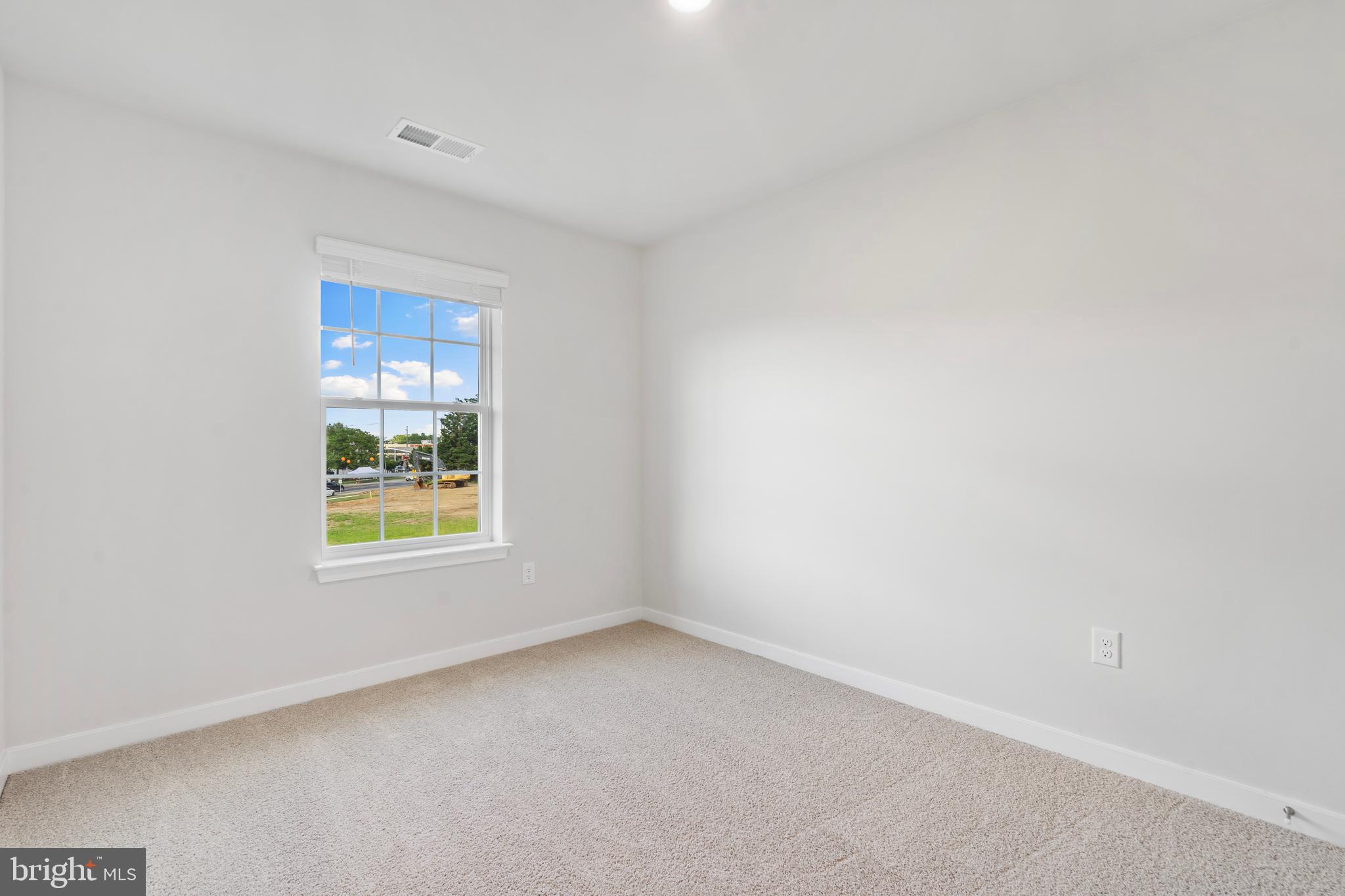 7514 Daybreak Drive Brandywine, MD 20613 - Photo 18 of 29 an empty room with a window
