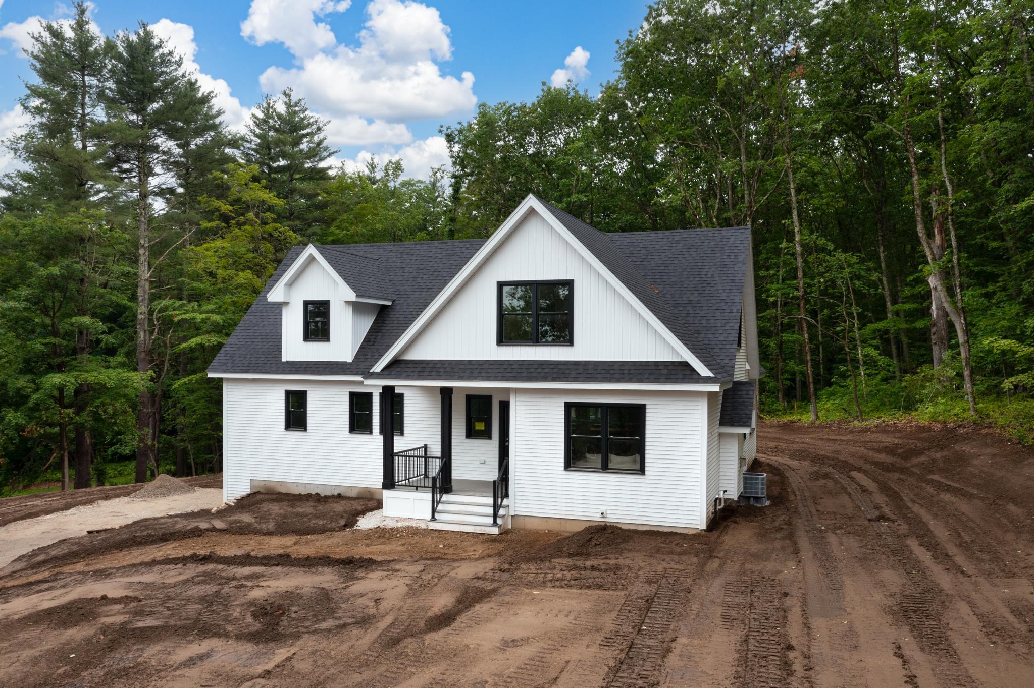 93 Stage Road Hampstead, NH 03841 - Photo 3 of 40 Gallery Image 3