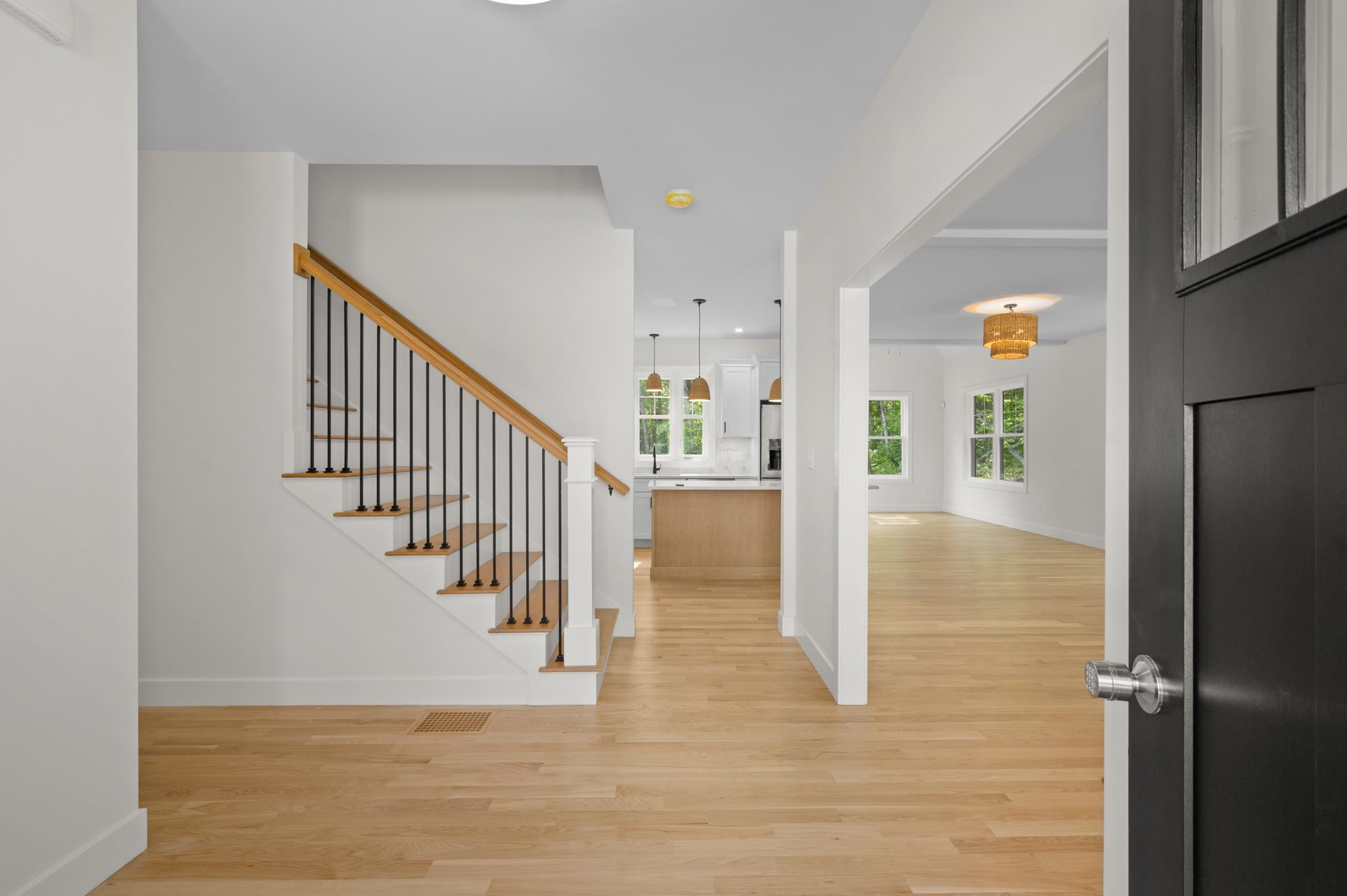 93 Stage Road Hampstead, NH 03841 - Photo 5 of 40 Gallery Image 5