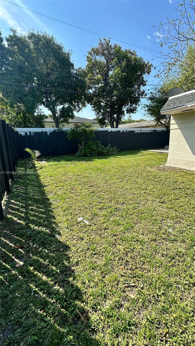 715 Southwest 6th Street, Unit 2 Dania Beach, FL 33004 - Photo 16 of 18