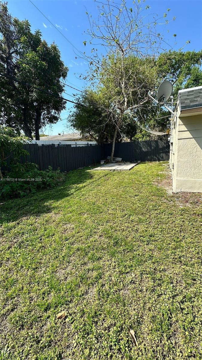 715 Southwest 6th Street, Unit 2 Dania Beach, FL 33004 - Photo 17 of 18