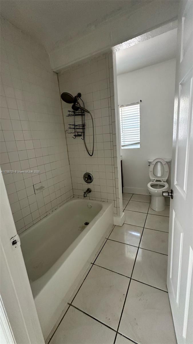 715 Southwest 6th Street, Unit 2 Dania Beach, FL 33004 - Photo 9 of 18