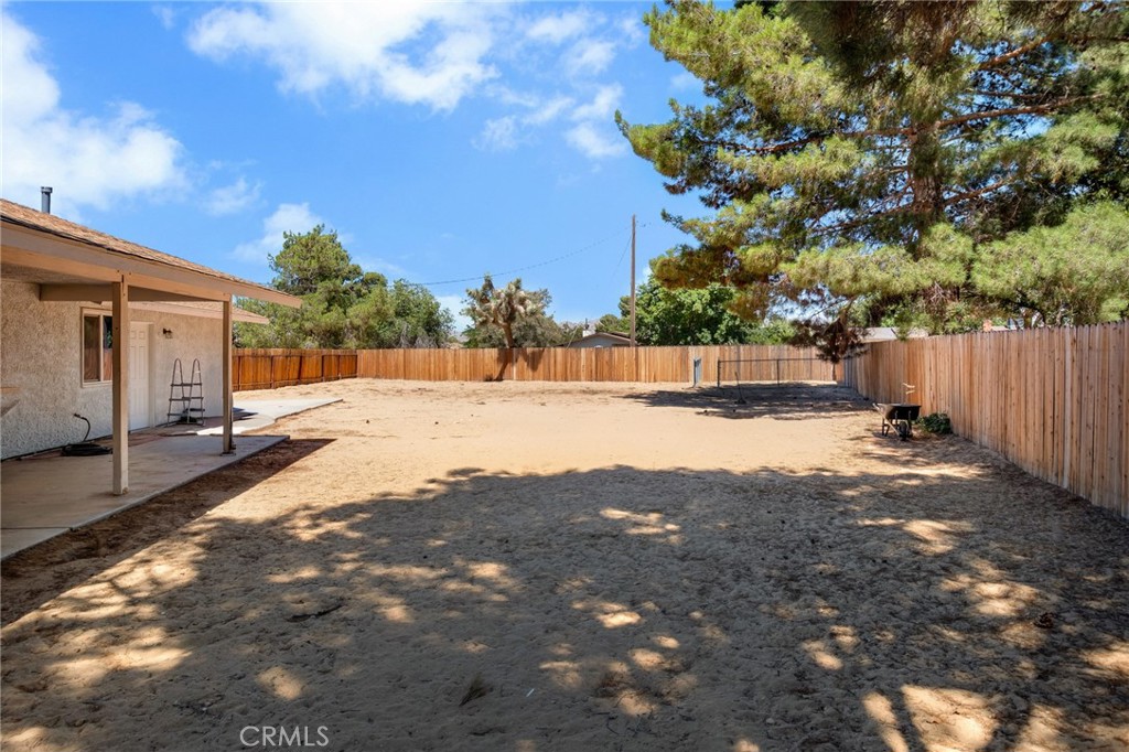 13251 Winona Road Apple Valley, CA 92308 - Photo 31 of 36