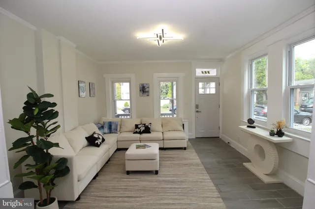 $2,100 | 212 Chestnut Street, Mount Holly, NJ 08060