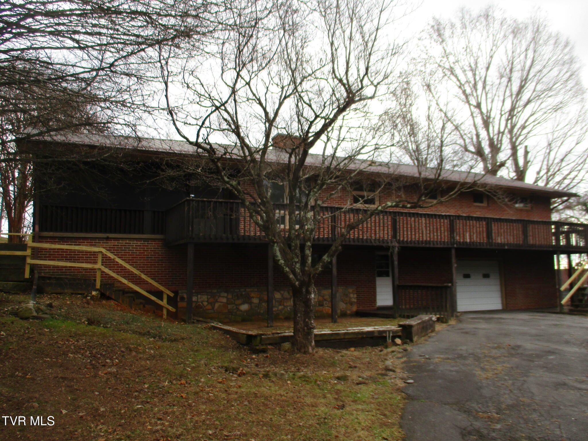 157 Raintree Drive Kingsport, TN 37665 - Photo 12 of 12 IMG_1792