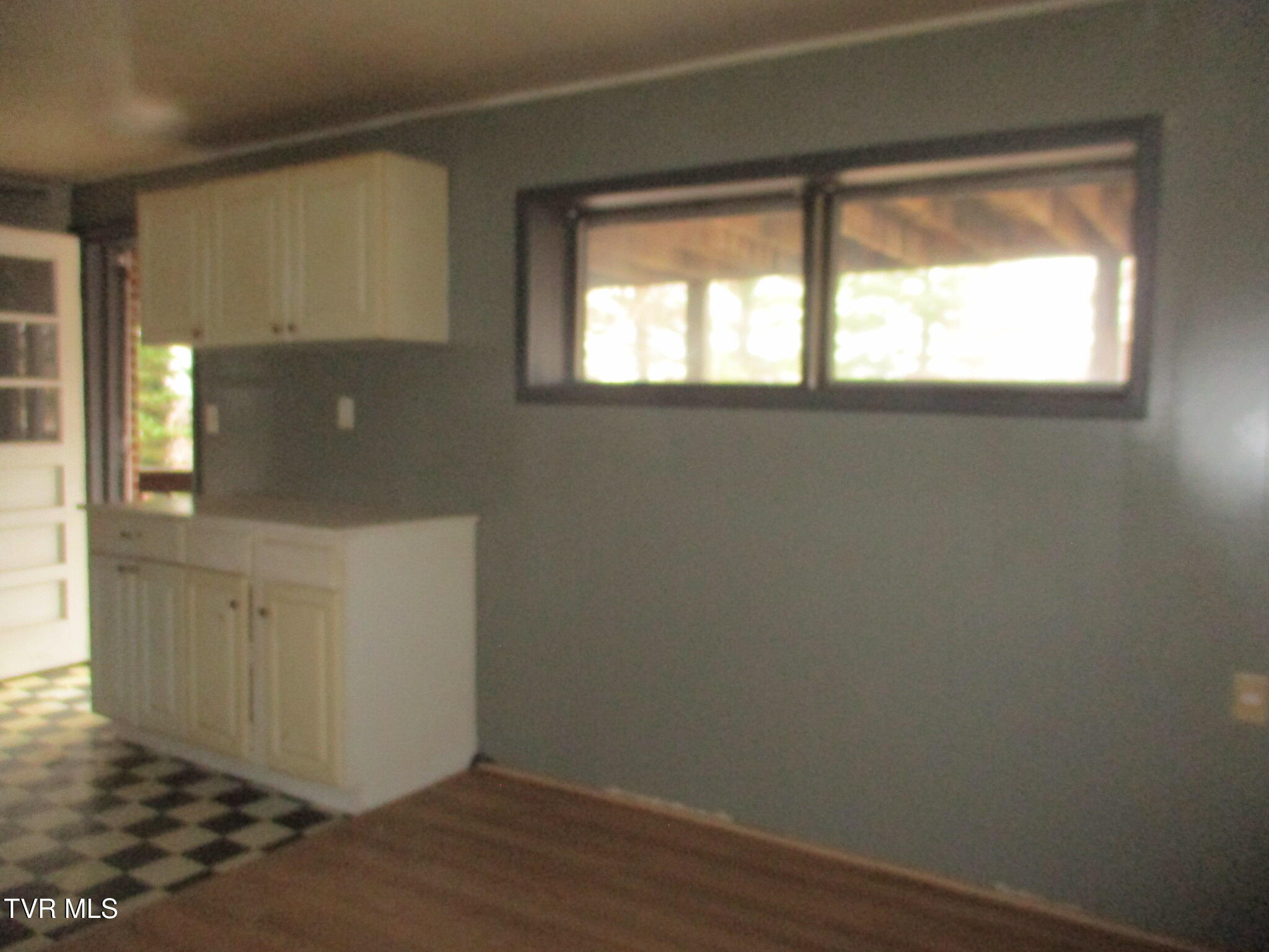 157 Raintree Drive Kingsport, TN 37665 - Photo 10 of 12 IMG_1786