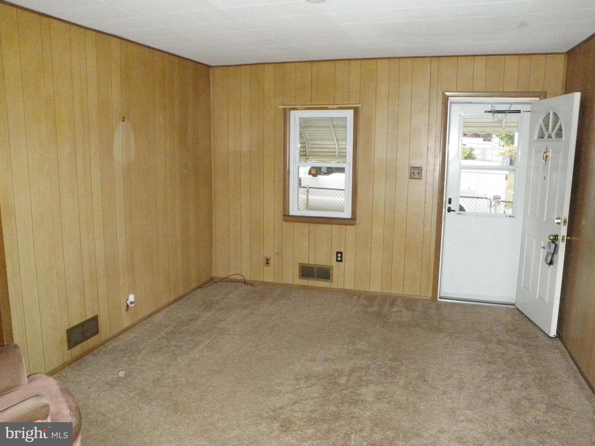 1329 Edna Road Pasadena, MD 21122 - Photo 8 of 24 Living Room