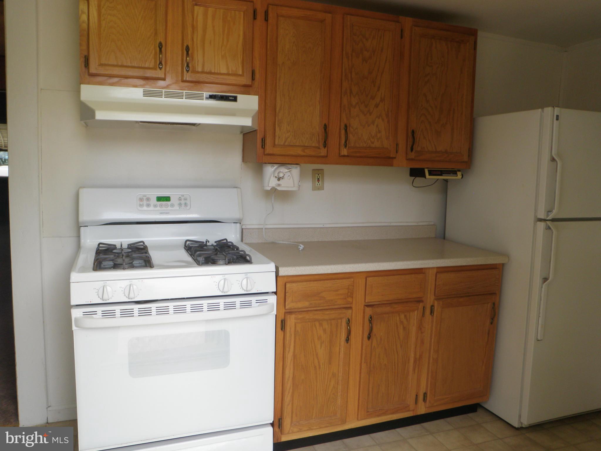 1329 Edna Road Pasadena, MD 21122 - Photo 9 of 24 Kitchen