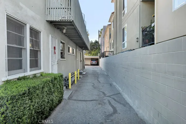 a view of an outdoor space with seating area