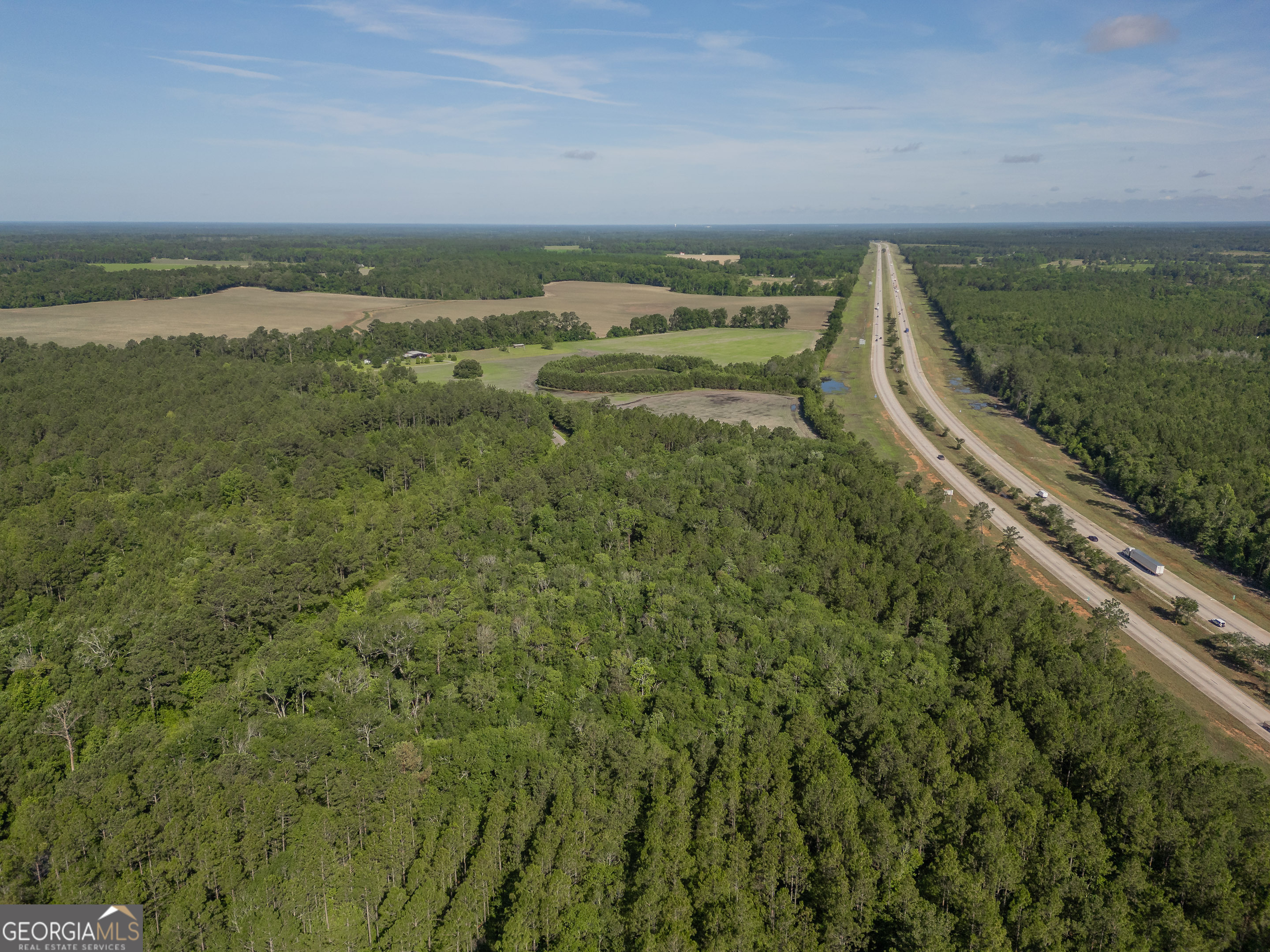 5185 Old Groveland Road Pembroke, GA 31321 - Photo 24 of 25 a view of an ocean and a mountain