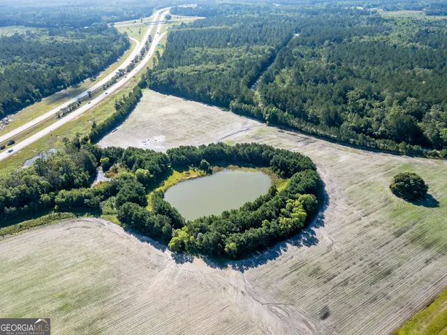 a view of a yard with a park
