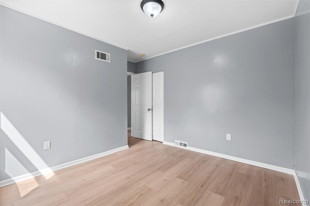 21090 Gentner Street Warren, MI 48089 - Photo 16 of 25