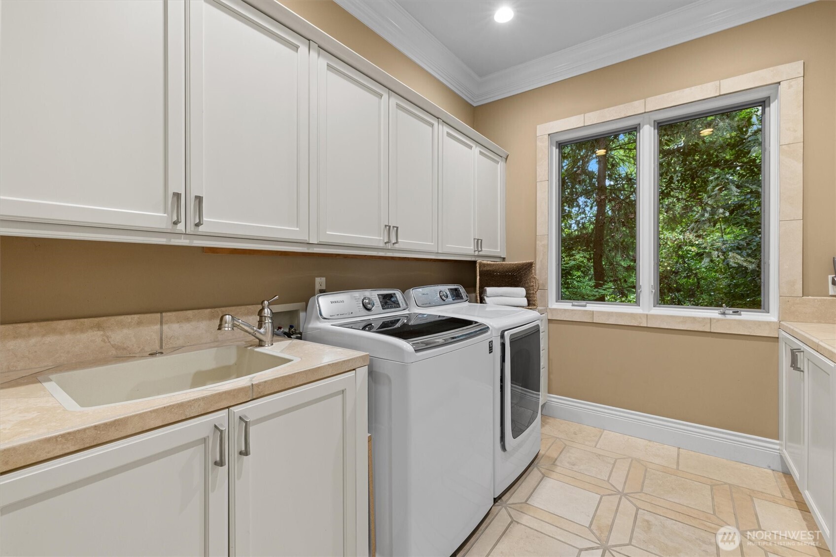 6434 East Mercer Way Mercer Island, WA 98040 - Photo 17 of 40
