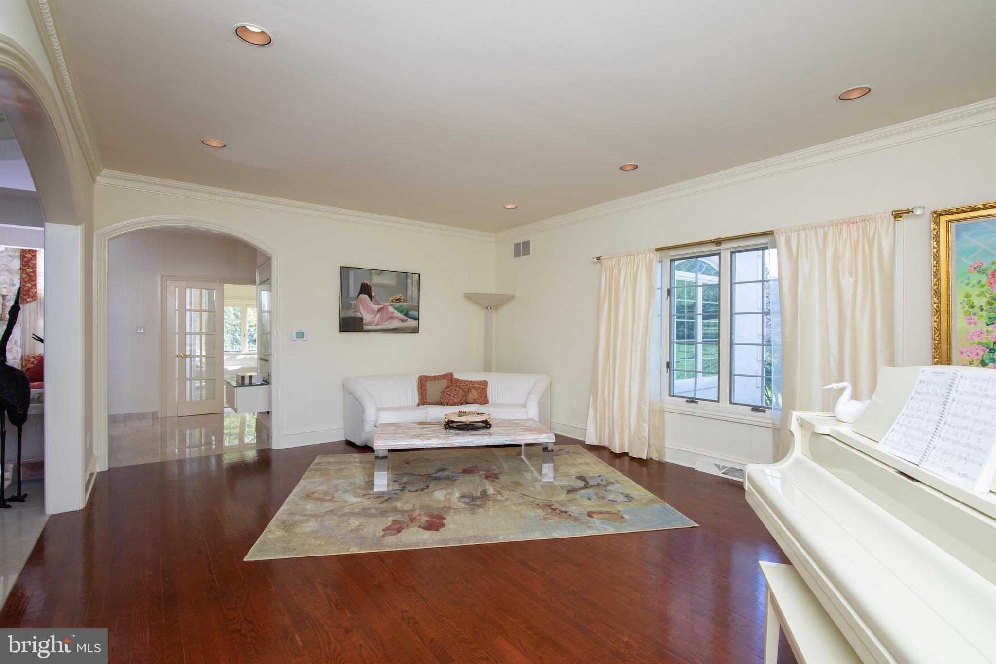 750 Cox Road Moorestown, NJ 08057 - Photo 4 of 67 Living Room