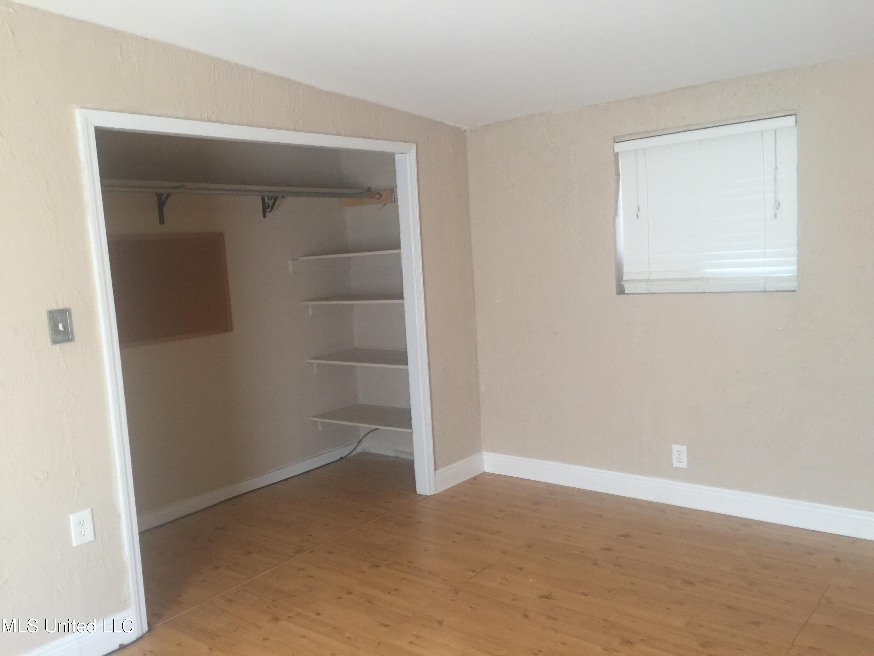 2758 East Benwood Drive Jackson, MS 39204 - Photo 6 of 10 Benwood master closet