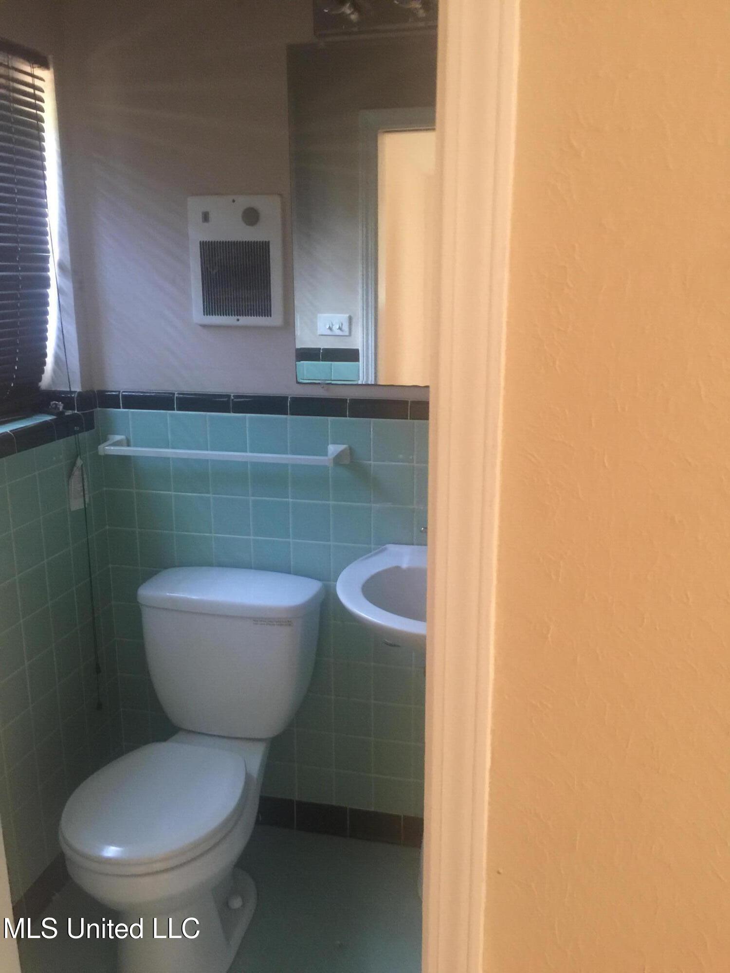 2758 East Benwood Drive Jackson, MS 39204 - Photo 7 of 10 Benwood master bath