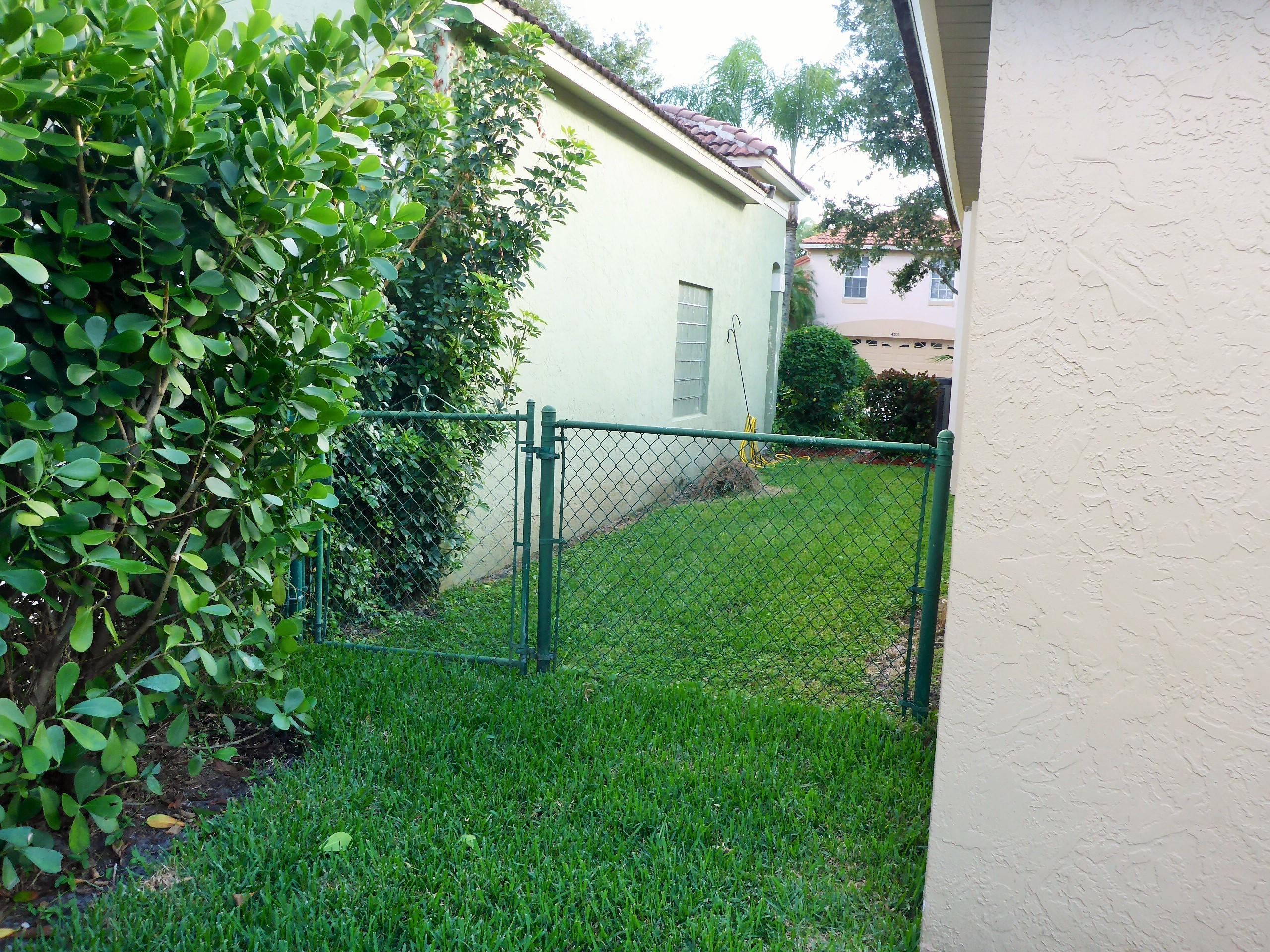 4033 Dorado Drive Riviera Beach, FL 33418 - Photo 31 of 35 P1020480