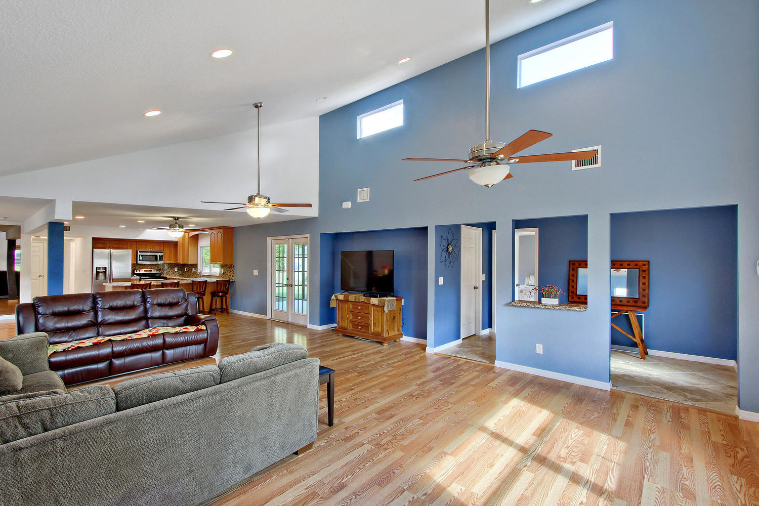 13783 153rd Road North Jupiter, FL 33478 - Photo 5 of 22 Family/Living Room
