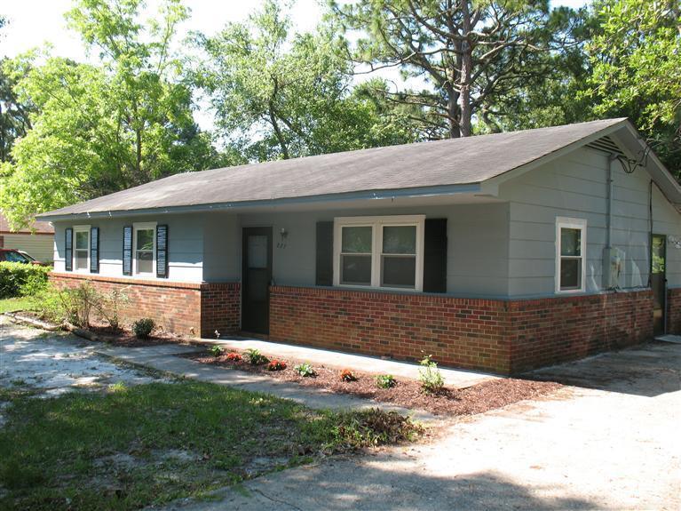 237 Lancaster Road Wilmington, NC 28409 - Photo 1 of 9 Primary Photo