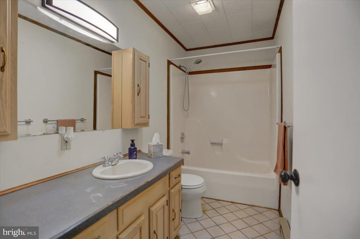 3187 Keller Road St. Thomas, PA 17252 - Photo 20 of 40 Main level bath