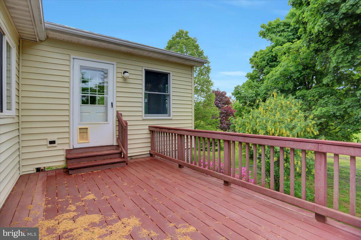 3187 Keller Road St. Thomas, PA 17252 - Photo 31 of 40 Deck