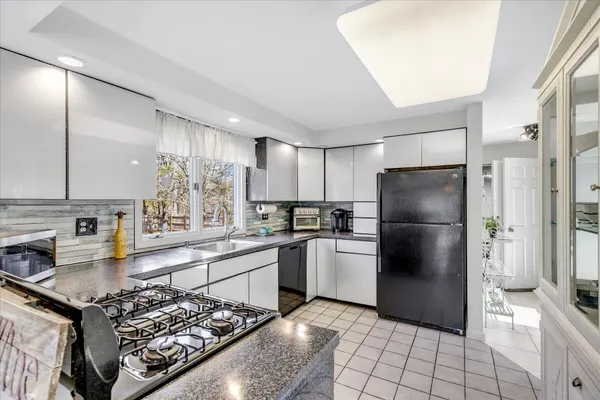 $679,000 | 2 Ocean Spray Lane, West Yarmouth, MA 02673