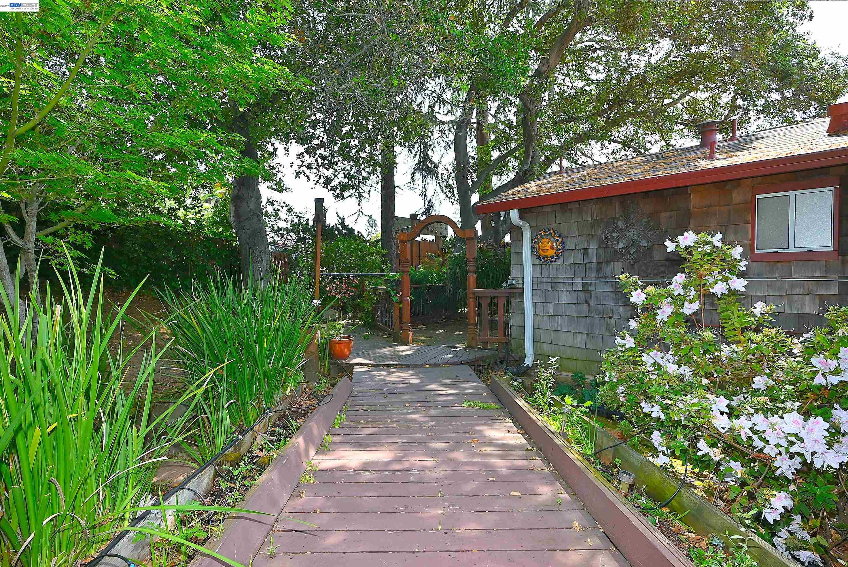 4199 Seven Hills Road Castro Valley, CA 94546 - Photo 3 of 37