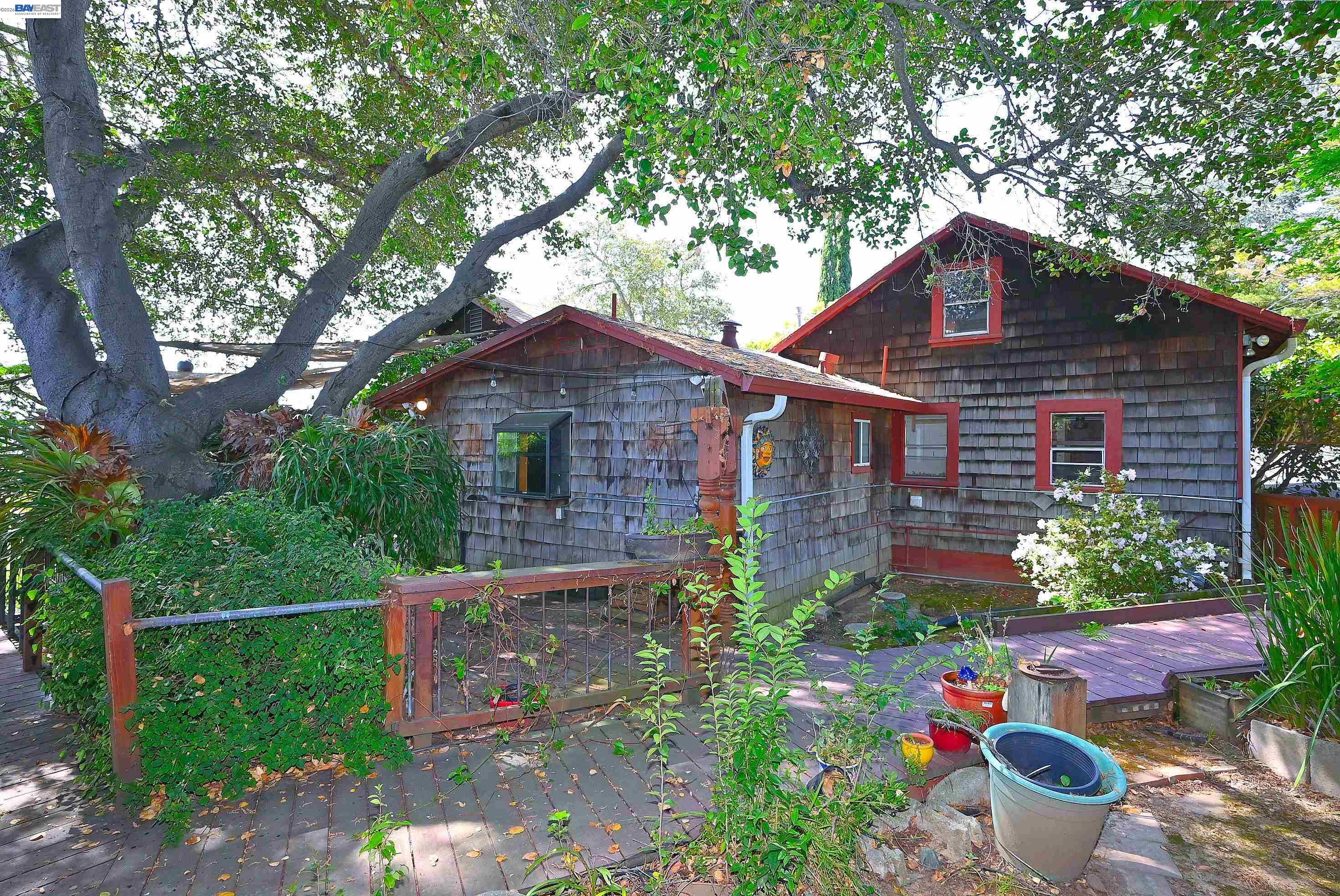 4199 Seven Hills Road Castro Valley, CA 94546 - Photo 5 of 37