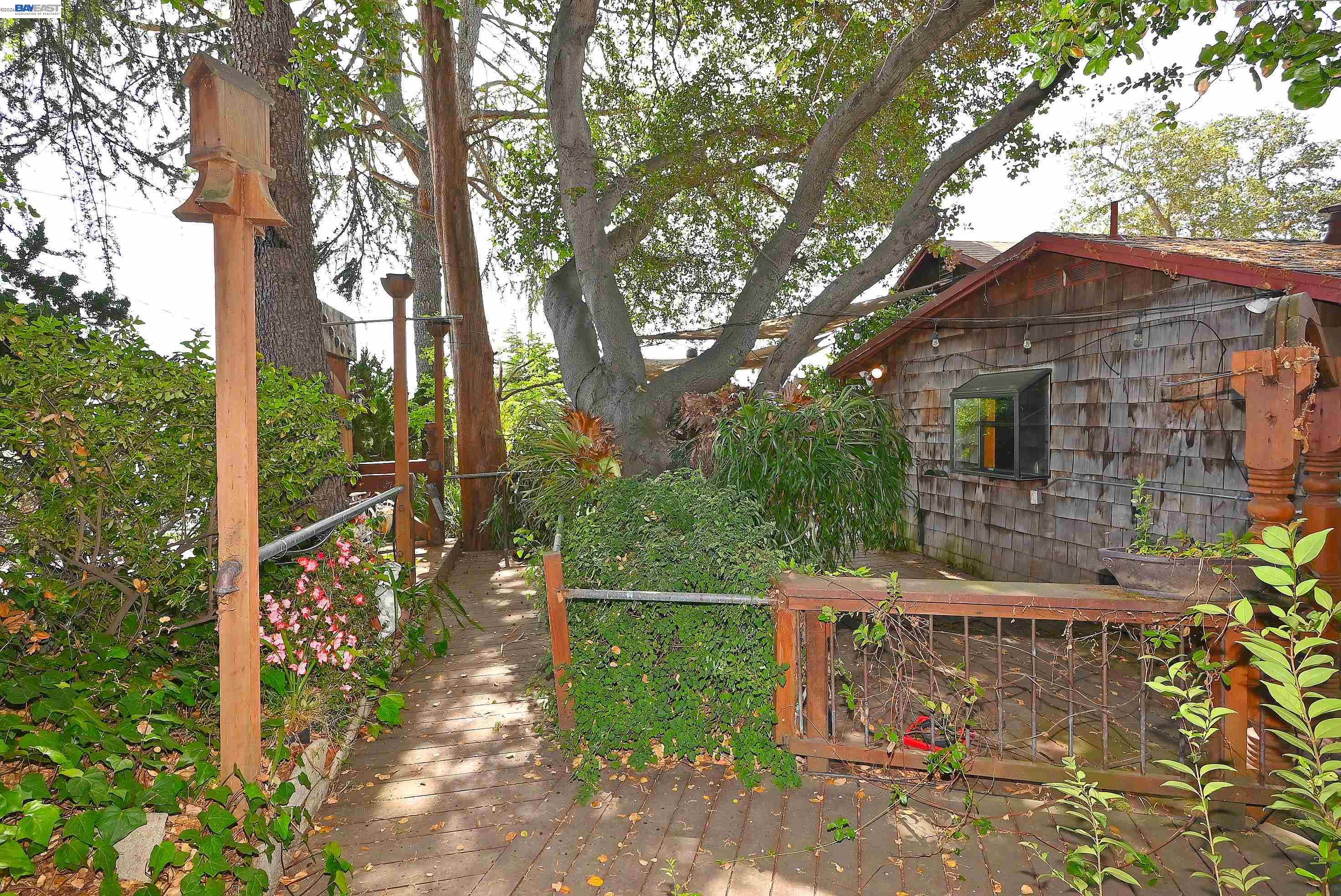 4199 Seven Hills Road Castro Valley, CA 94546 - Photo 6 of 37