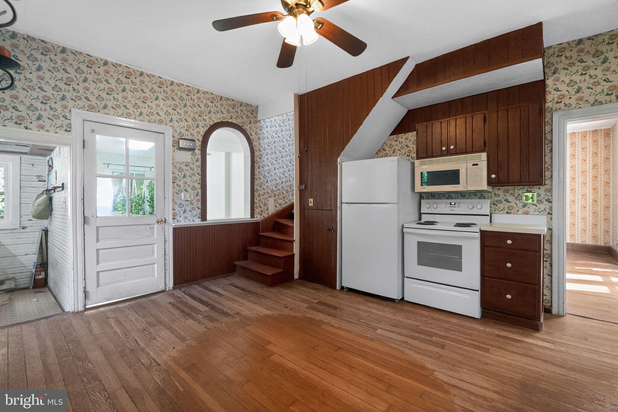 12000 Bethesda Church Road Damascus, MD 20872 - Photo 11 of 59 Kitchen with access to sunroom